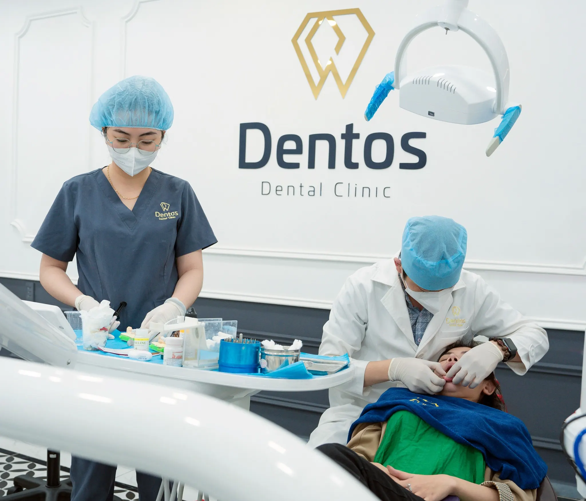 Nha khoa Dentos cam kết mang đến cho Khách hàng trải nghiệm bọc răng sứ tốt nhất